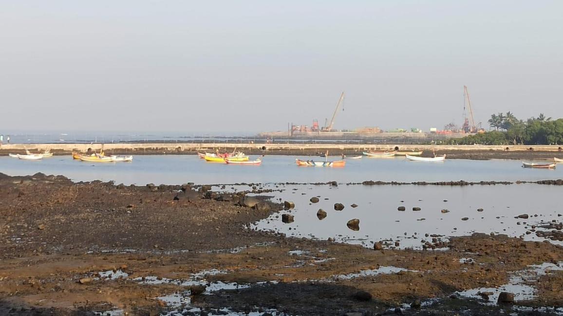 Homestay Seaview Bandra W Bandstand Nr Taj Women Only