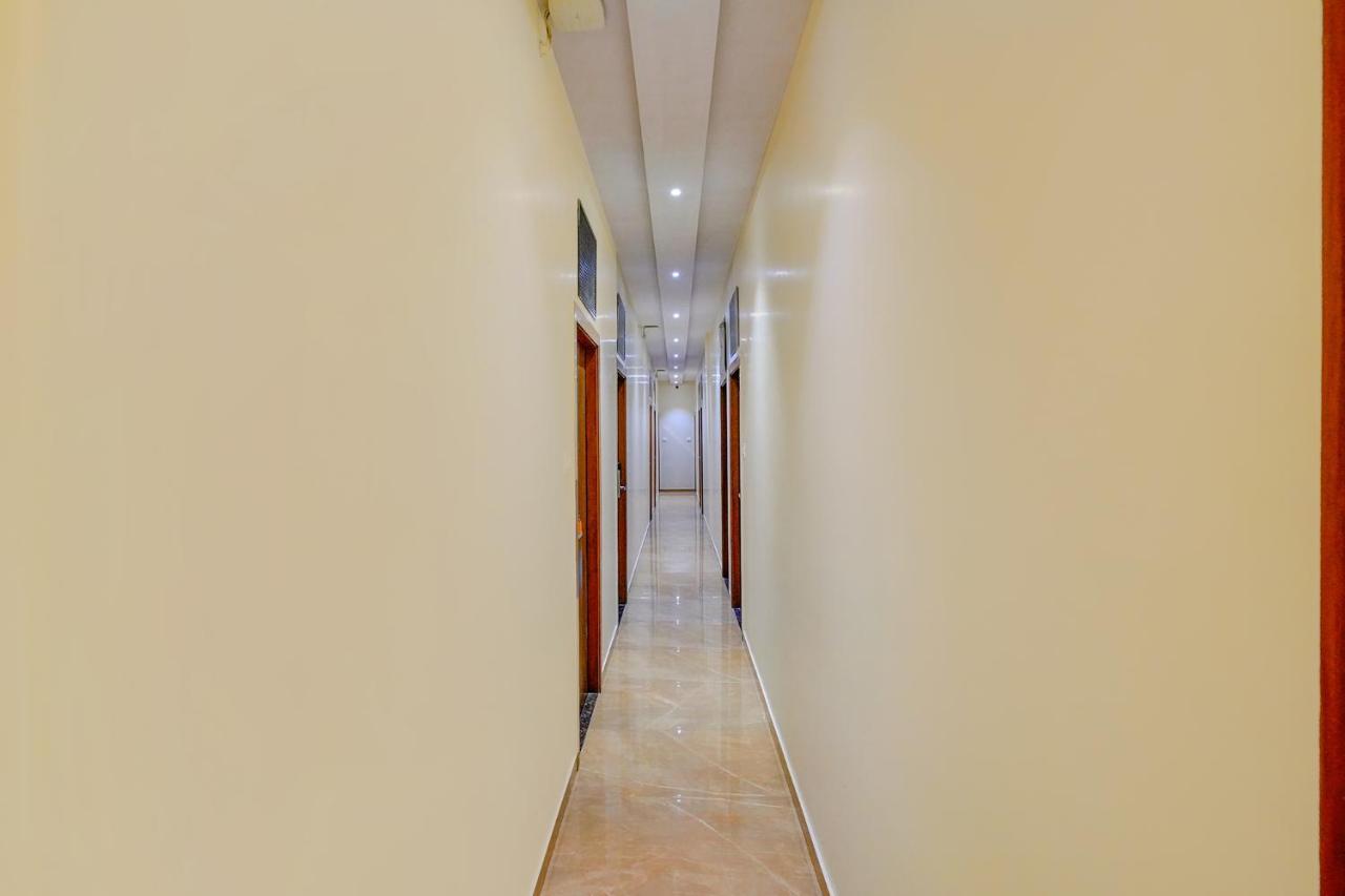 Fabexpress Colaba Grand Hotel