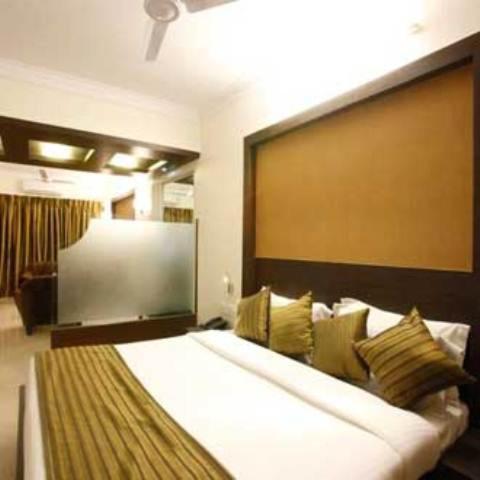 Plaza 3* Mumbai
