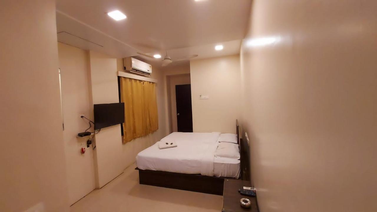 Hotel Rigga Kokilaben Dhirubhai Ambani Hospital Mumbai