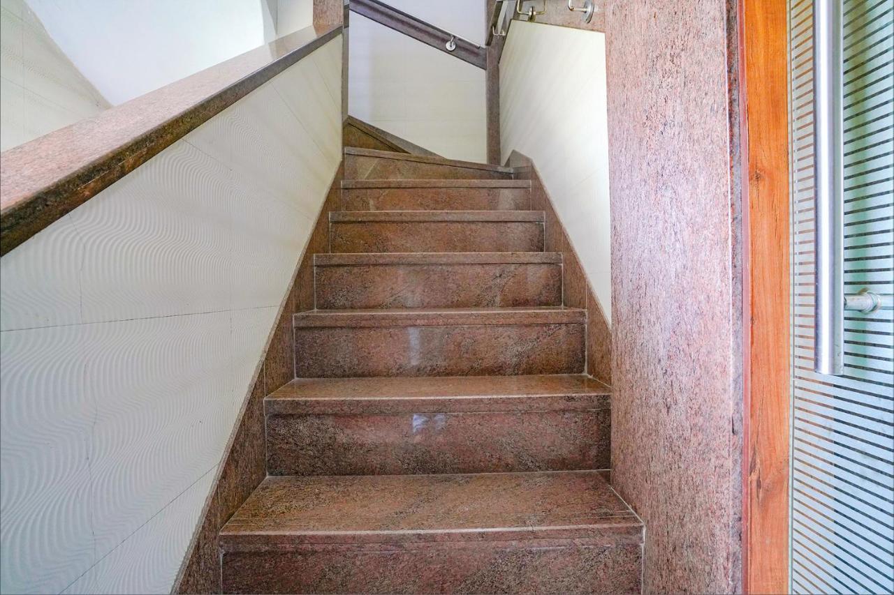 Hotel Fabexpress Colaba Grand