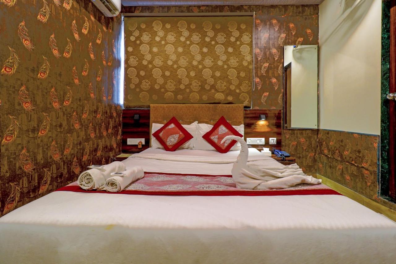 Signature 3*