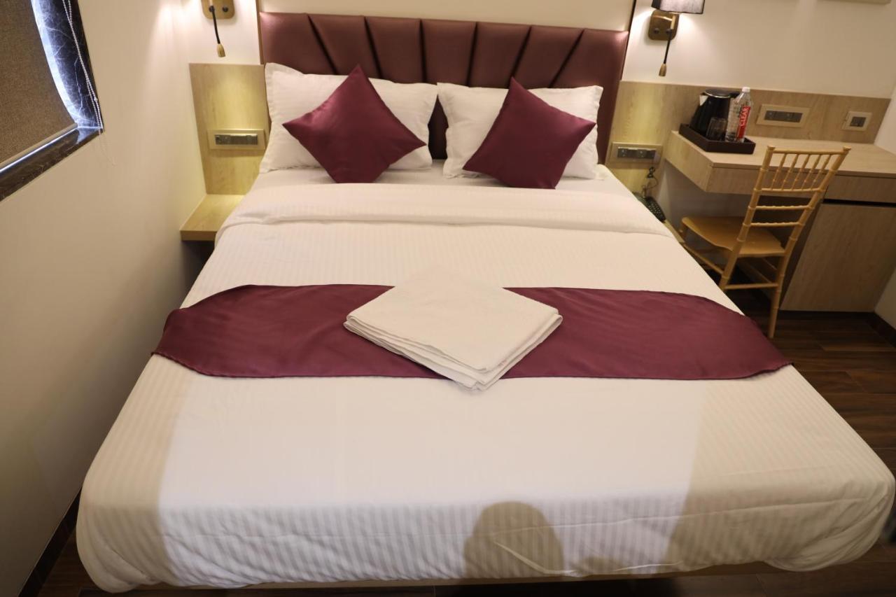 Vishal Hall Inn