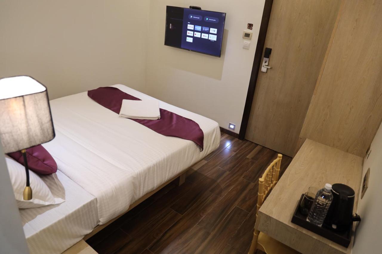 Vishal Hall Inn *