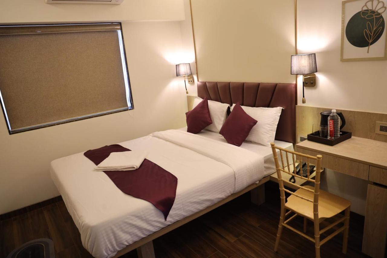 Vishal Hall Inn