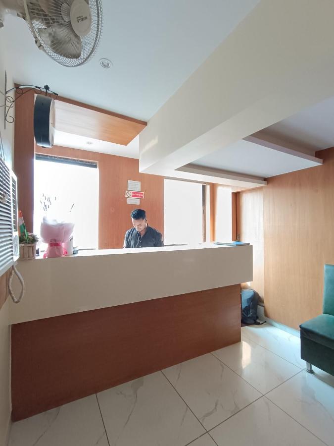 West Inn-near International Airport Hotel 3*