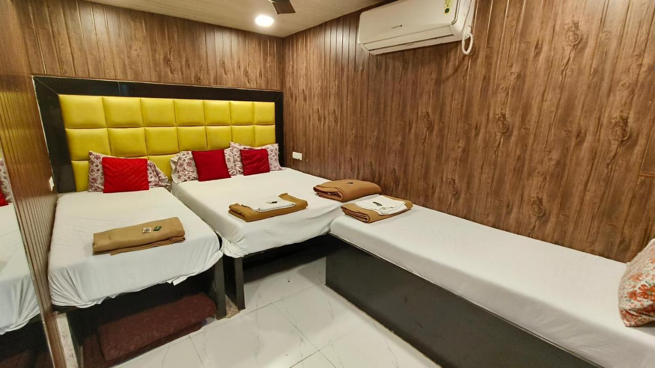 Janata Bed & Breakfast Mumbai