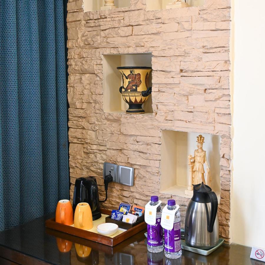 The Shalimar Hotel, Kemps Corner 4*