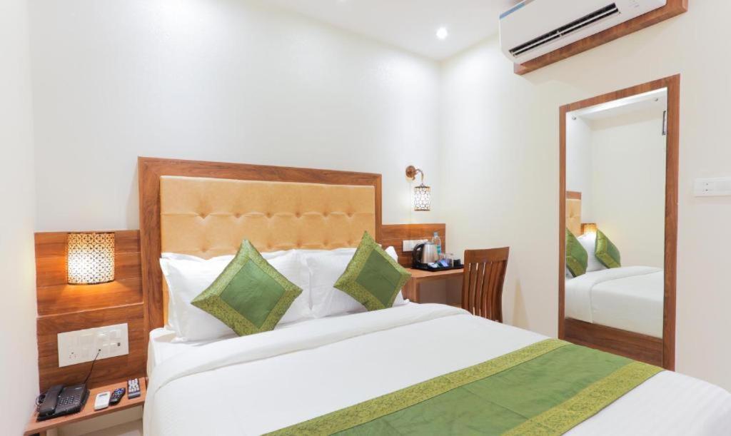 Skylink Hospitality Next To Amber Imperial Hotel 3*