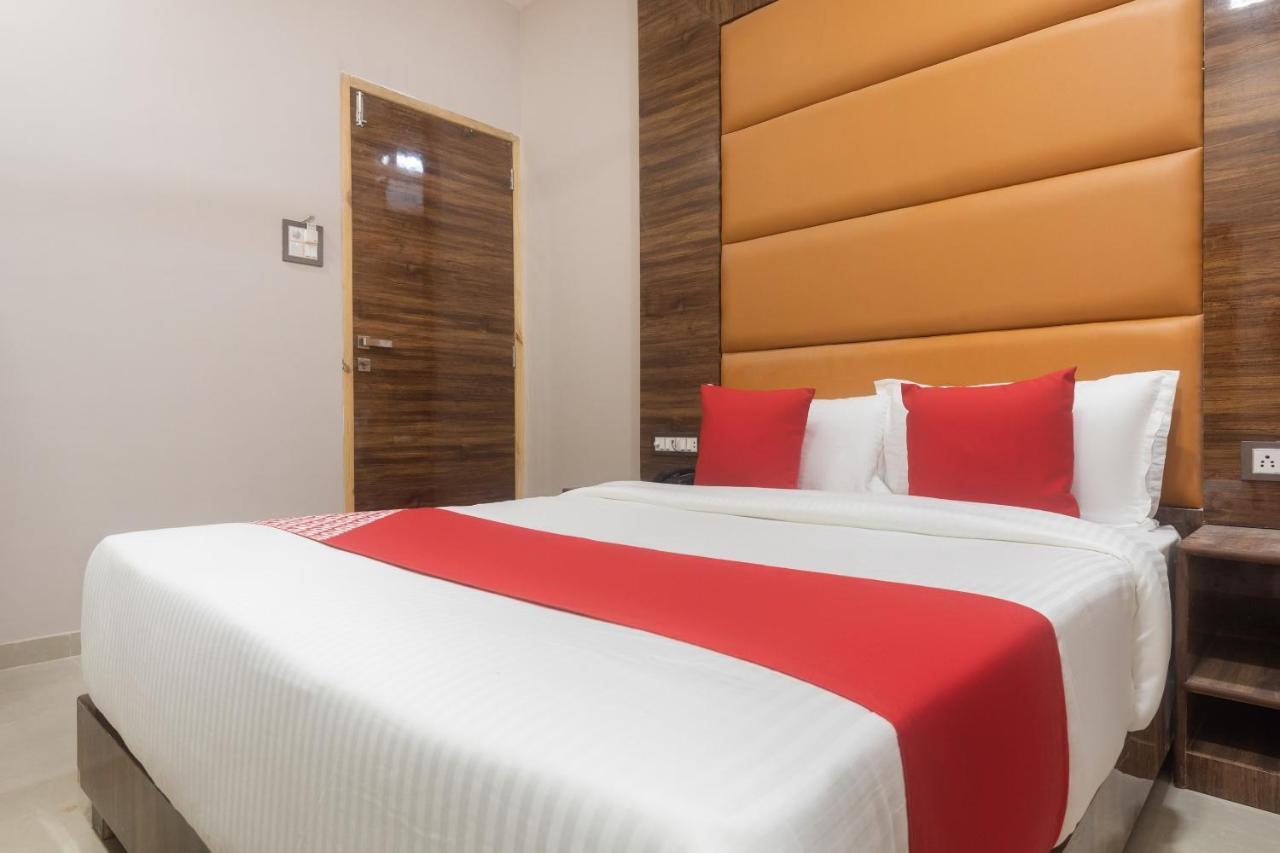 Super Oyo Blue Executive Near Chhatrapati Shivaji International Airport