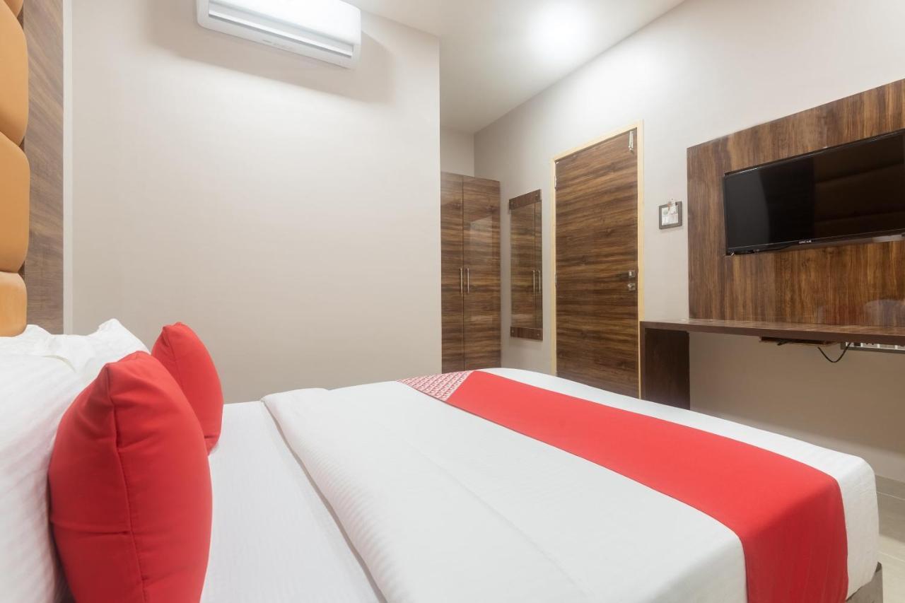 Super Oyo Blue Executive Near Chhatrapati Shivaji International Airport Hotel 3*
