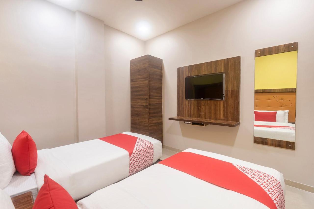 Hotel Super Oyo Blue Executive Near Chhatrapati Shivaji International Airport Mumbai