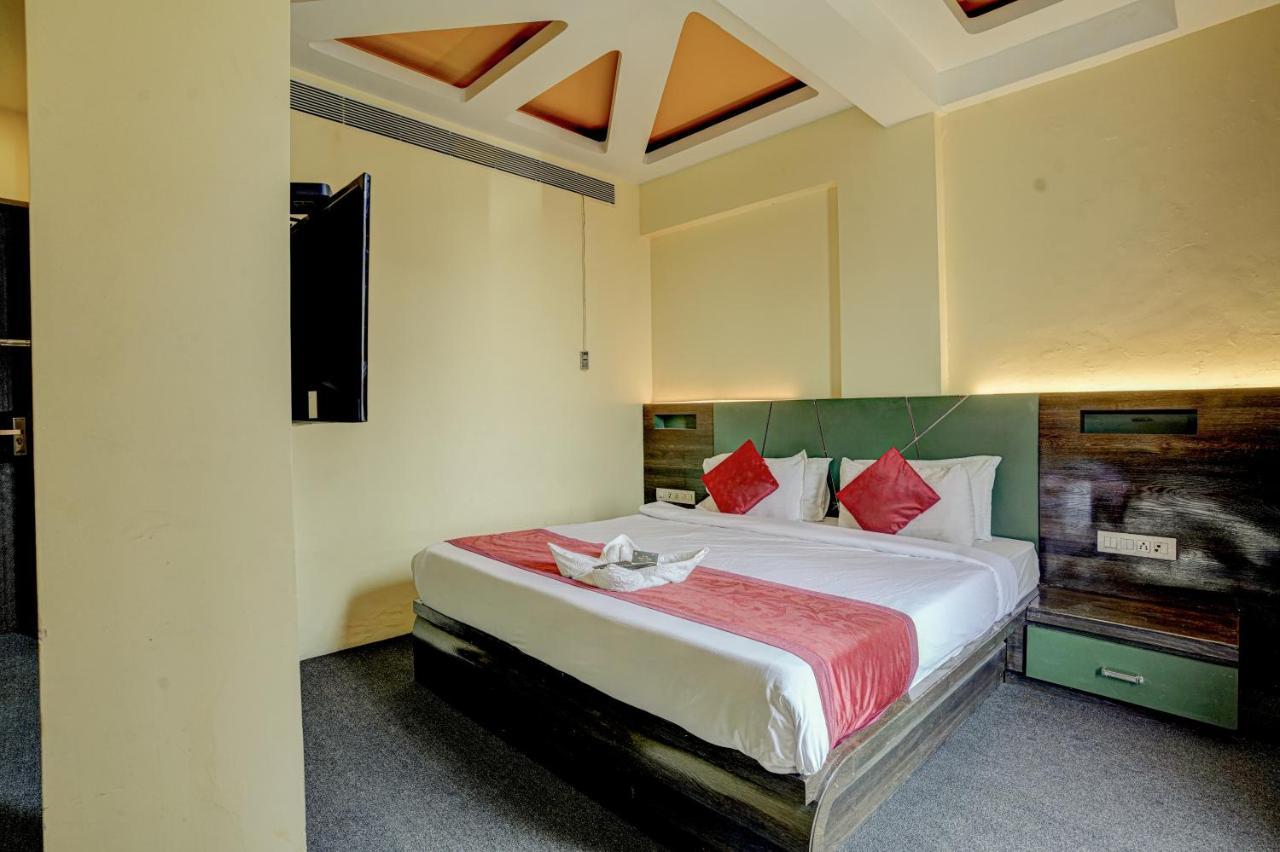 R R Suites - Near Lodha Xperia Mall Hotel 3*