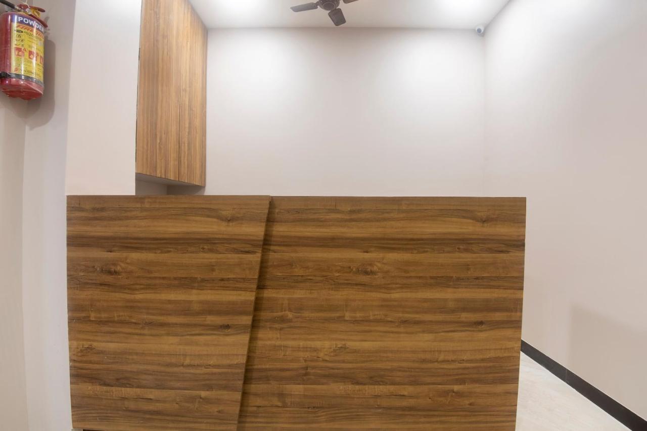 Super Oyo Blue Executive Near Chhatrapati Shivaji International Airport