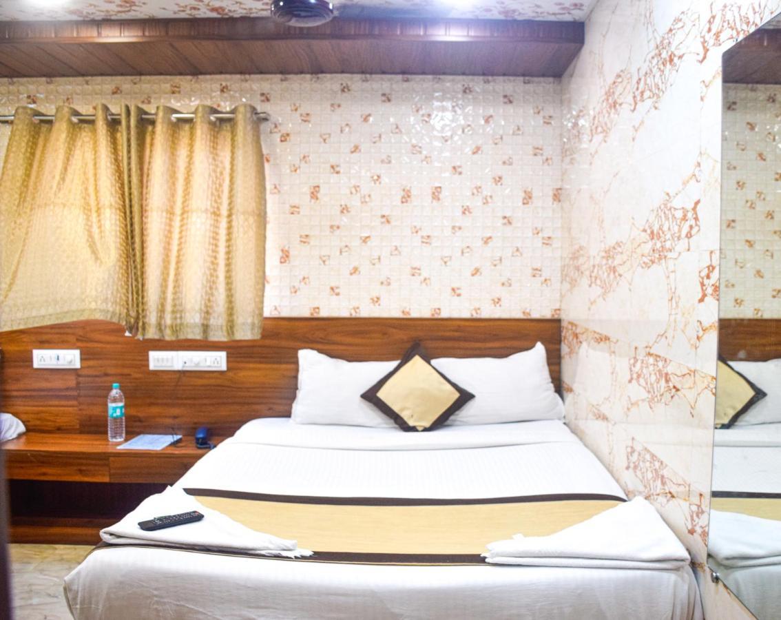 Hotel T.junction *