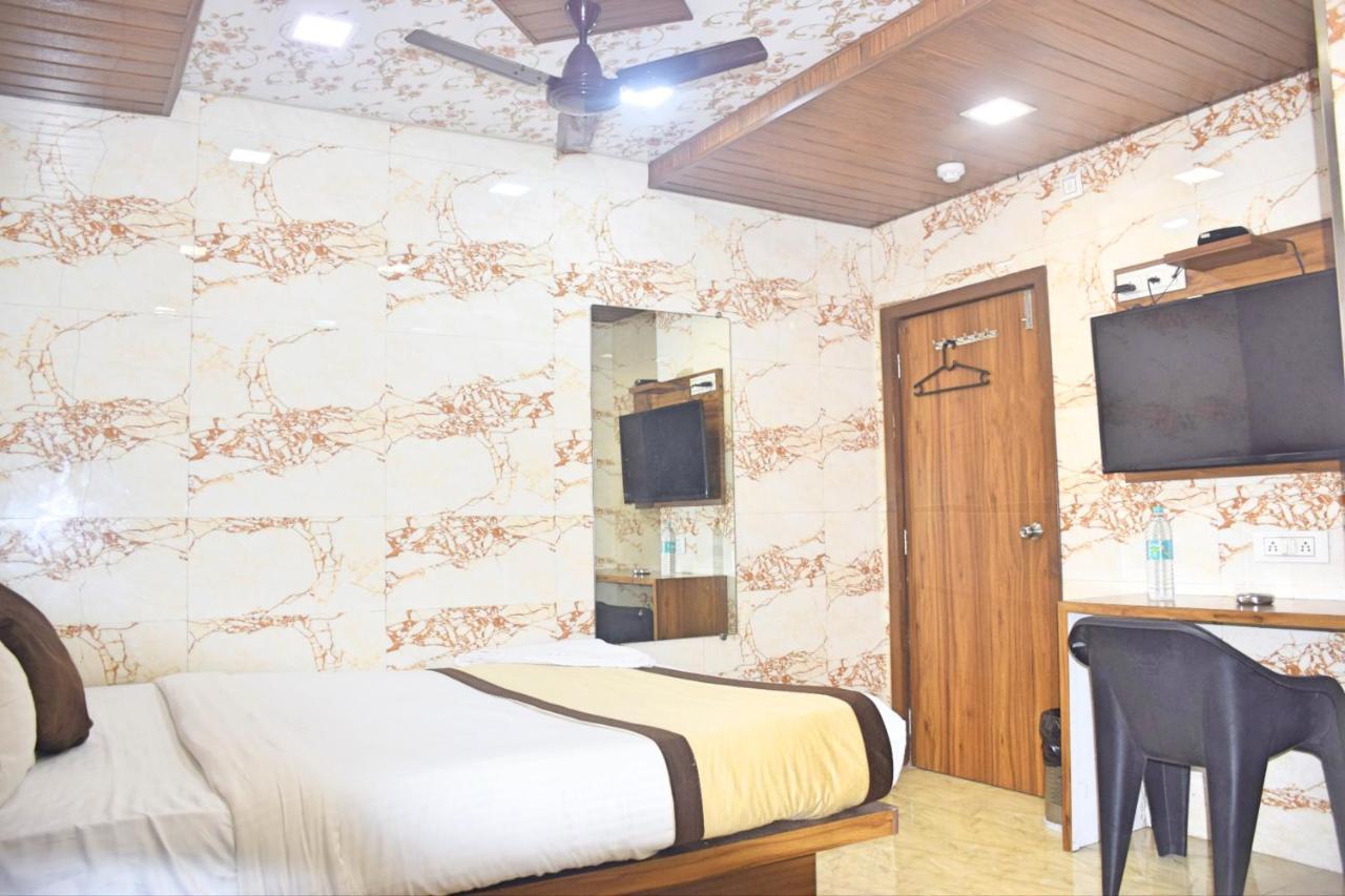 Hotel T.junction *
