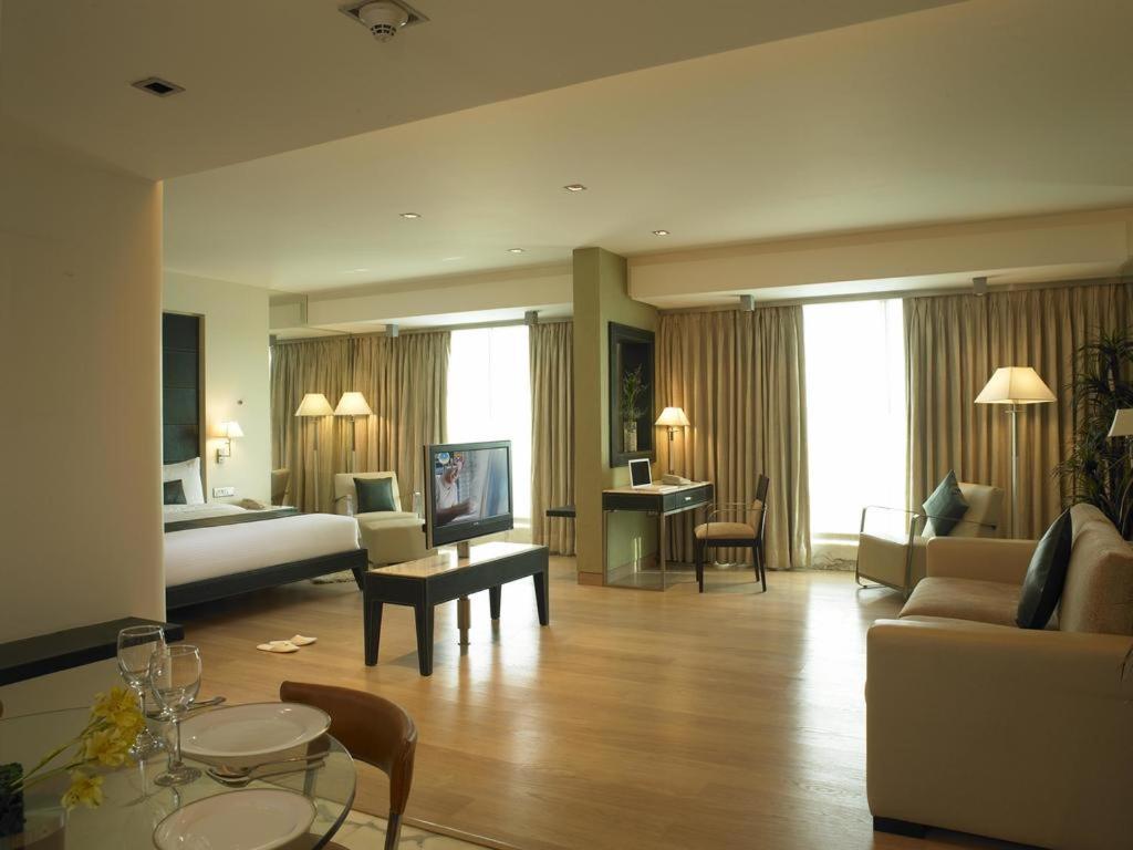 Mirage Hotel, International Airport Hotel 4*