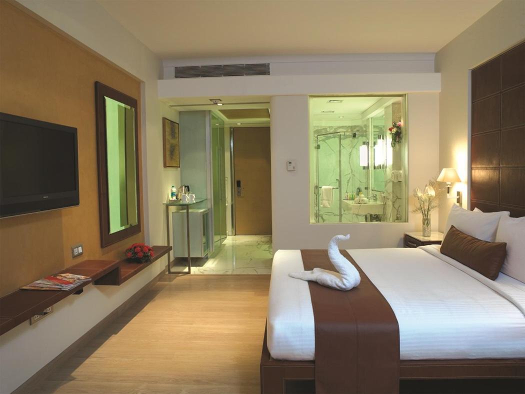 Mirage Hotel, International Airport Hotel 4*