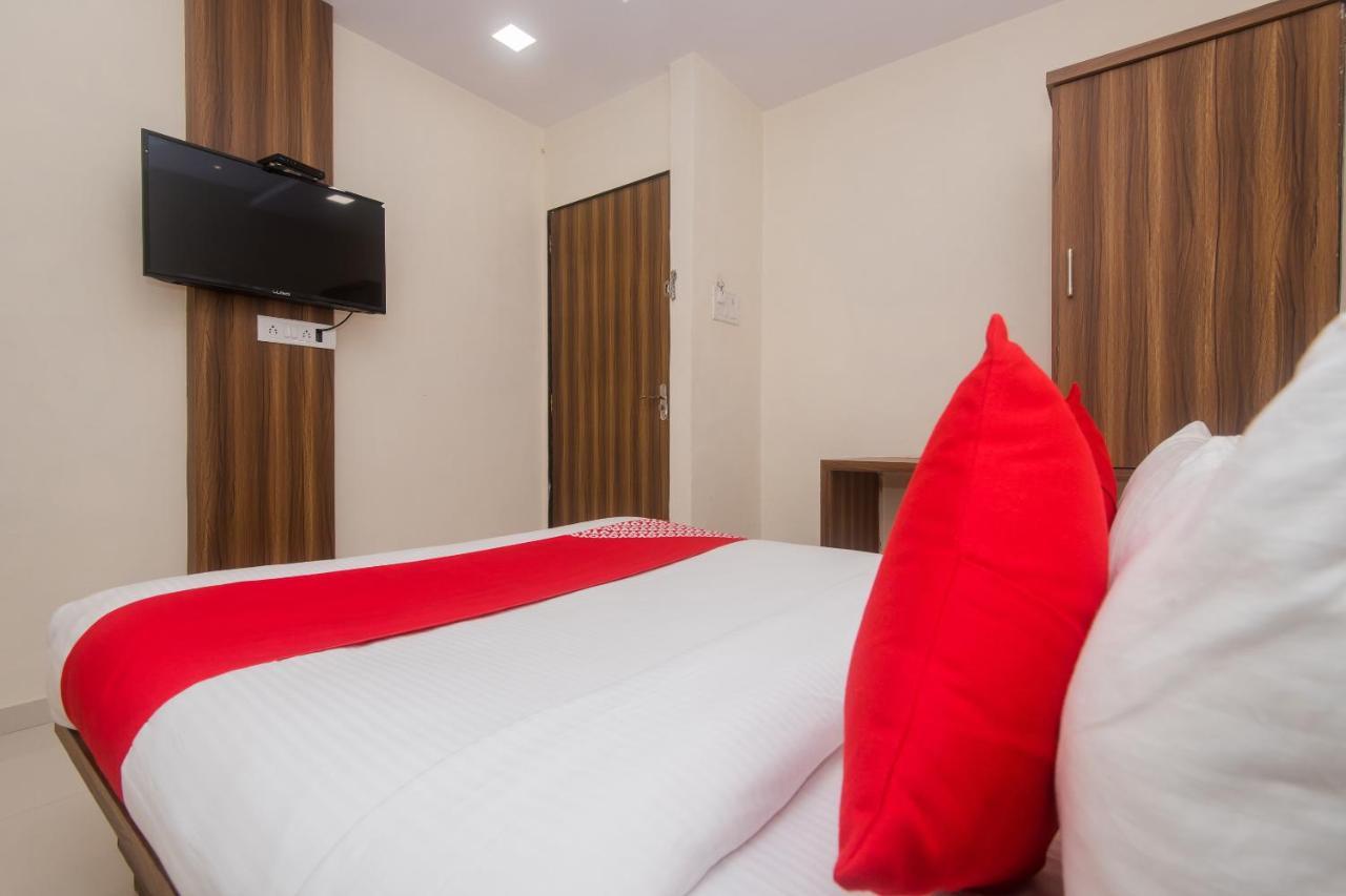 Oyo Flagship 23259 Galaxy 3* Mumbai