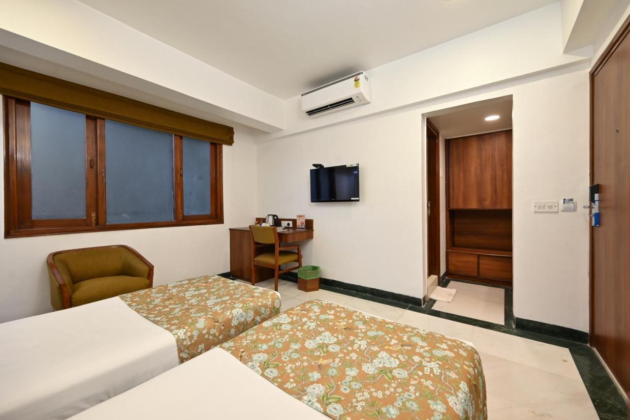 Hotel Parle International 3*
