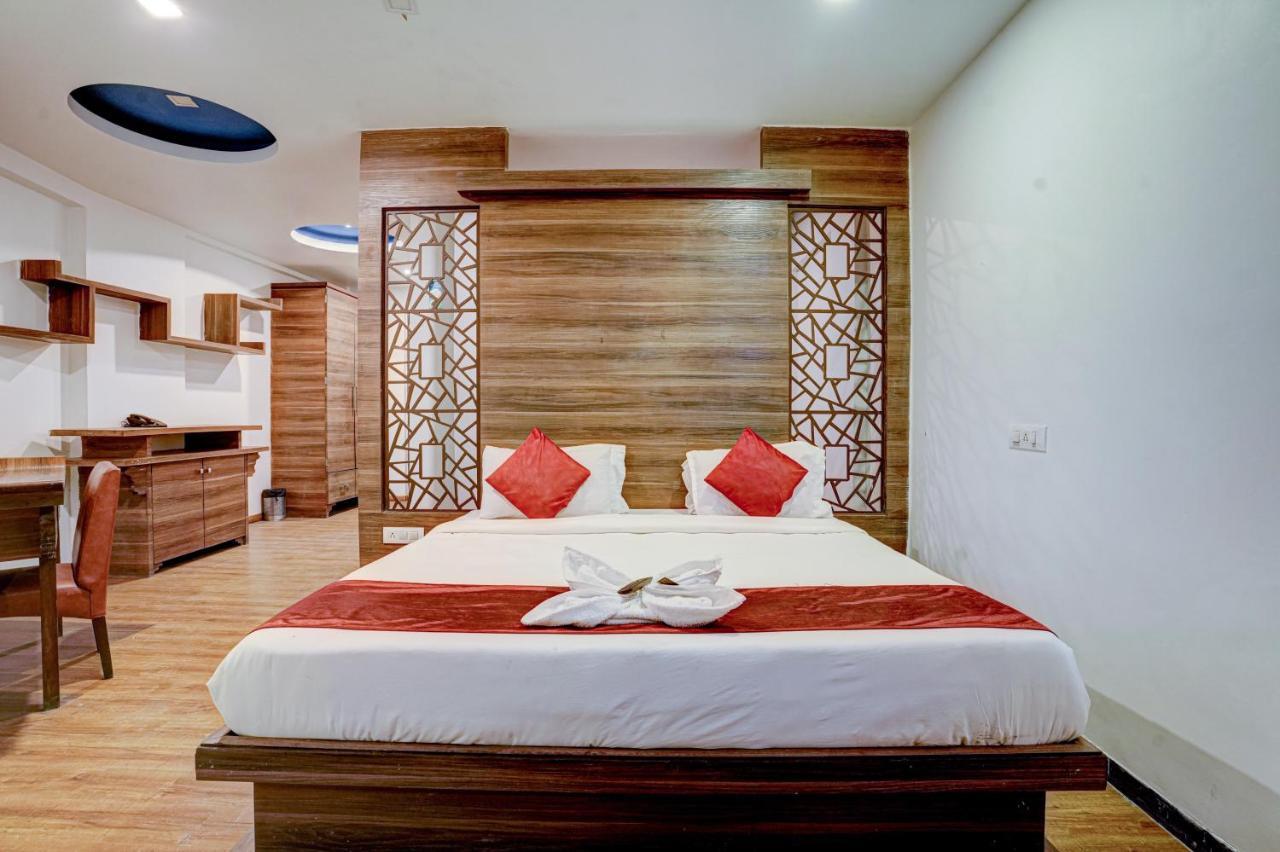 R R Suites - Near Lodha Xperia Mall Hotel 3*