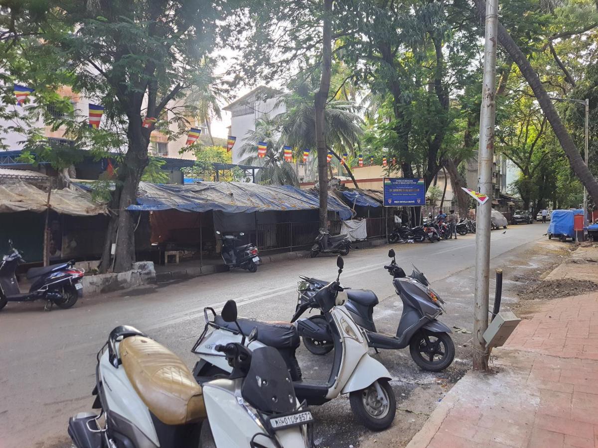 Apartment Osi Khar West Mumbai