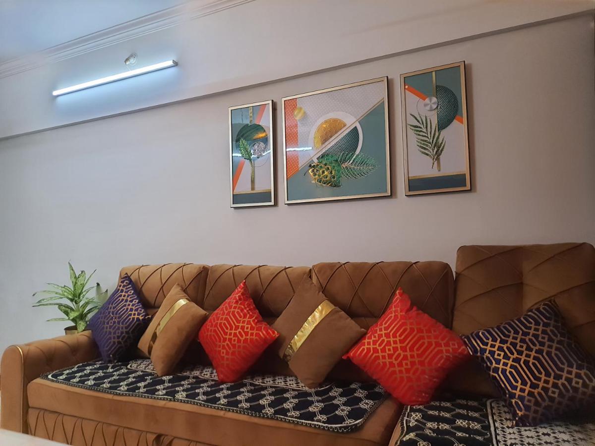Osi Perry Cross Bandra West Apartment Mumbai