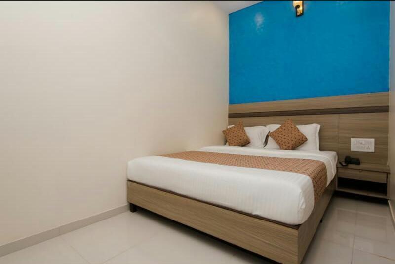 Time Gold Near Domestics Airport *