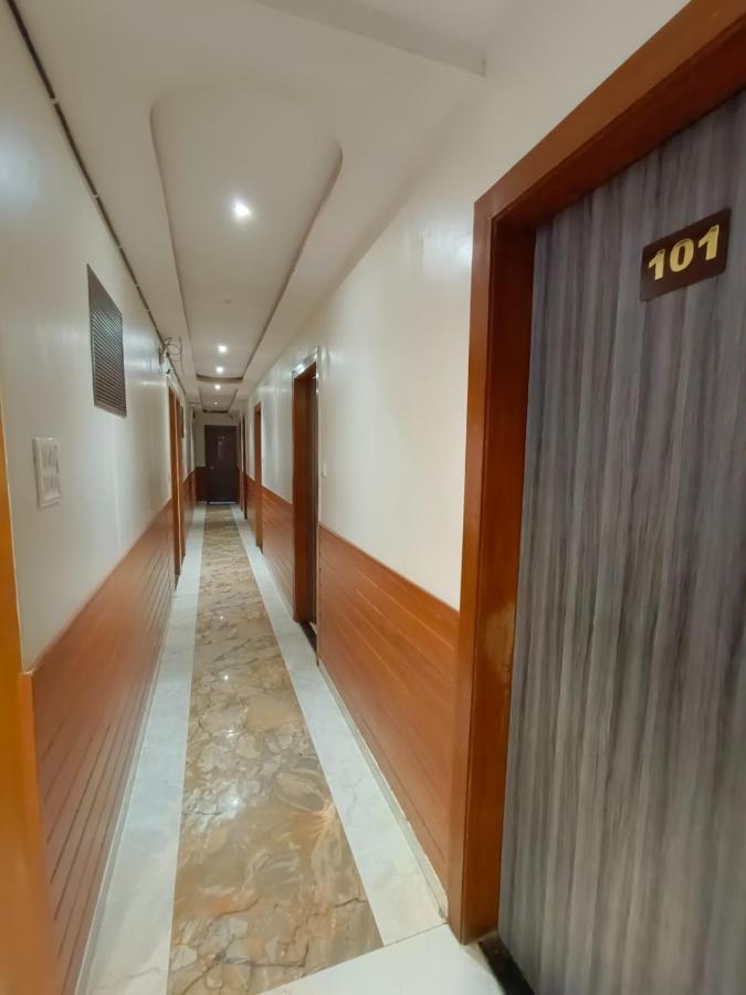 Time Gold Near Domestics Airport Guest house Mumbai