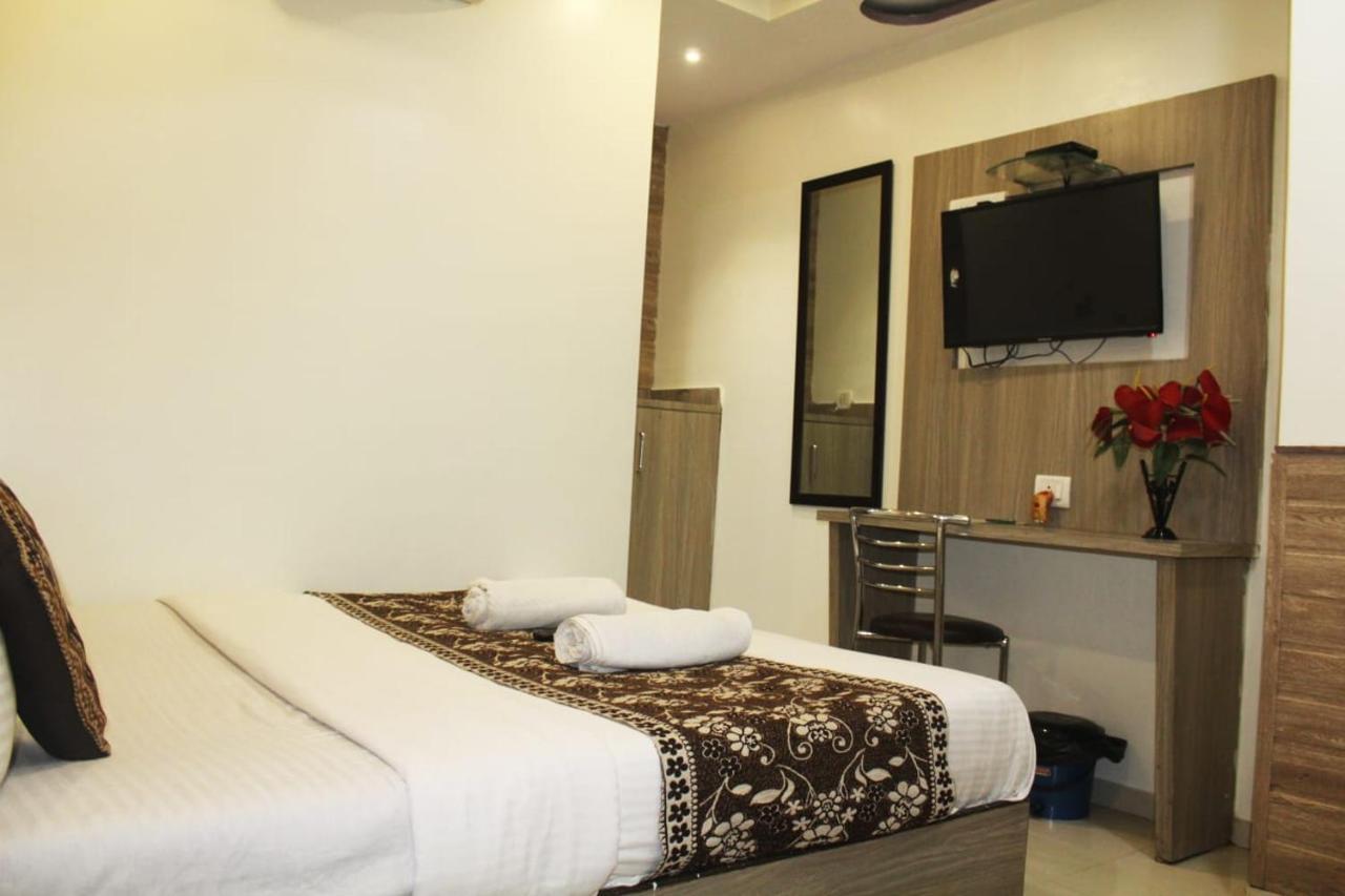 Time Gold Near Domestics Airport Guest house *