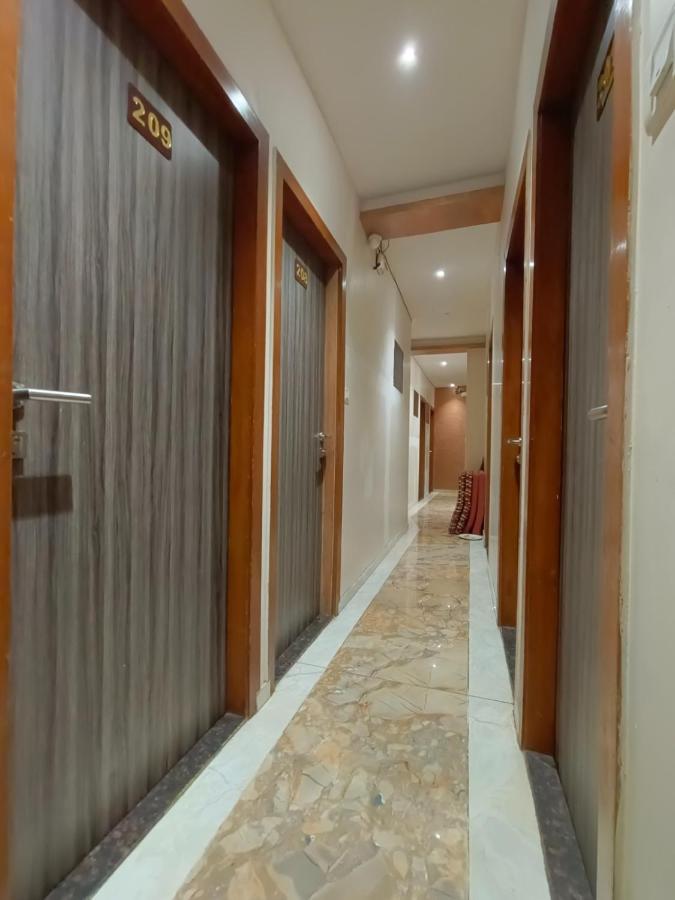 Time Gold Near Domestics Airport Mumbai