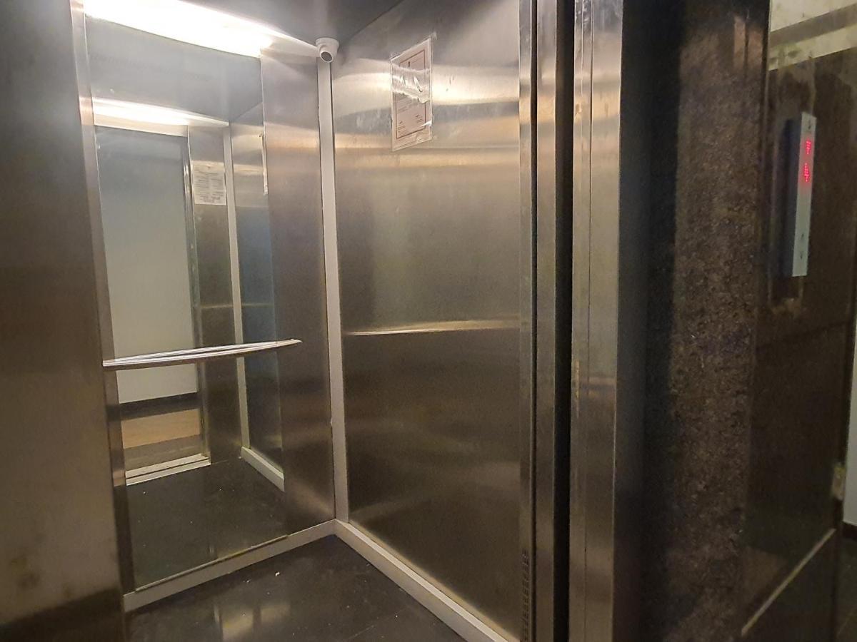 Apartment Osi Santacruz Mumbai