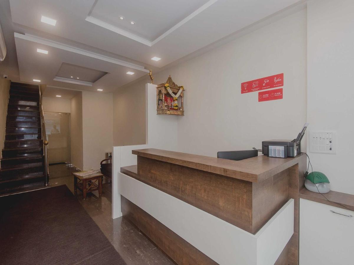 Oyo Flagship 23259 Galaxy 3* Mumbai