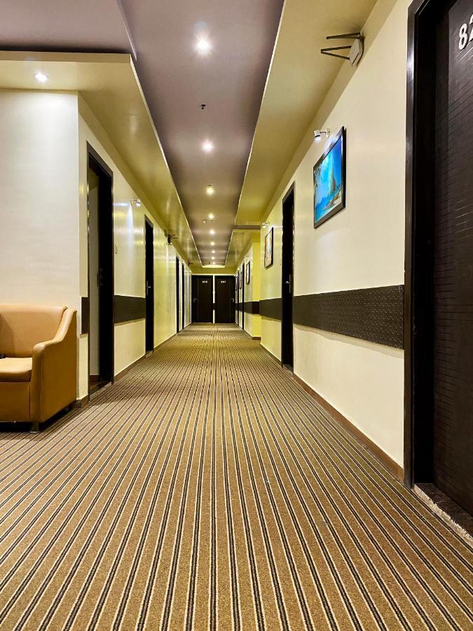 Pearl's Bkc Inn- Near Trade Centre, Visa Consulate Mumbai