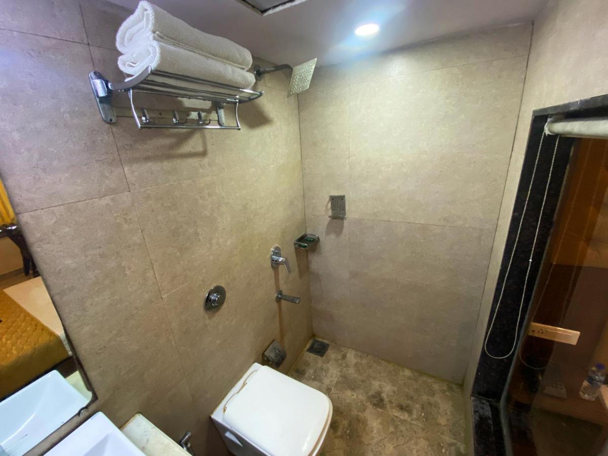 Pearl's Bkc Inn- Near Trade Centre, Visa Consulate Mumbai