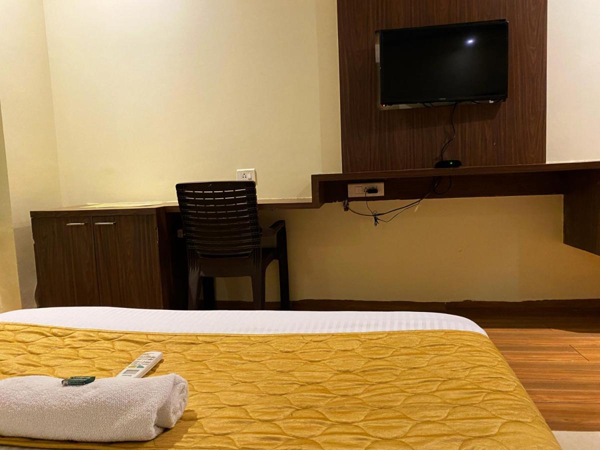 Pearl's Bkc Inn- Near Trade Centre, Visa Consulate Hotel