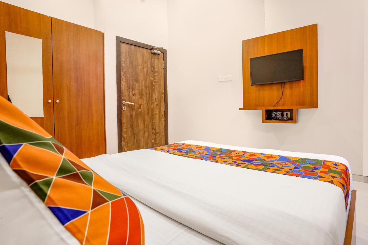Fabexpress Nirvana Grace Hotel