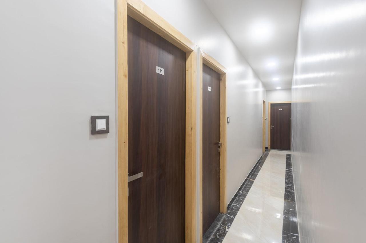 Super Oyo Blue Executive Near Chhatrapati Shivaji International Airport Hotel 3*