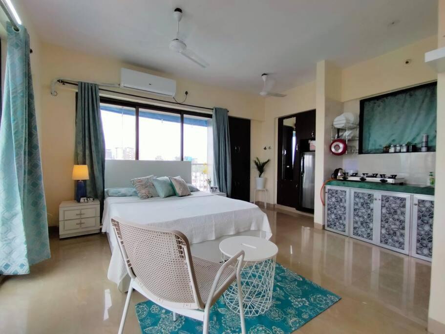 Apartment 7 - Studio Velankanni Heights, Behaind Nanavati Hospital, Vile Parle By Connekt Homes Mumbai