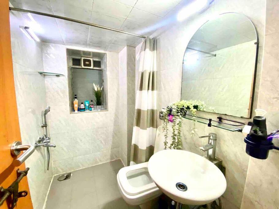 Apartment Arora Bhavan 1bhk-1b, Khar West By Connekt Homes