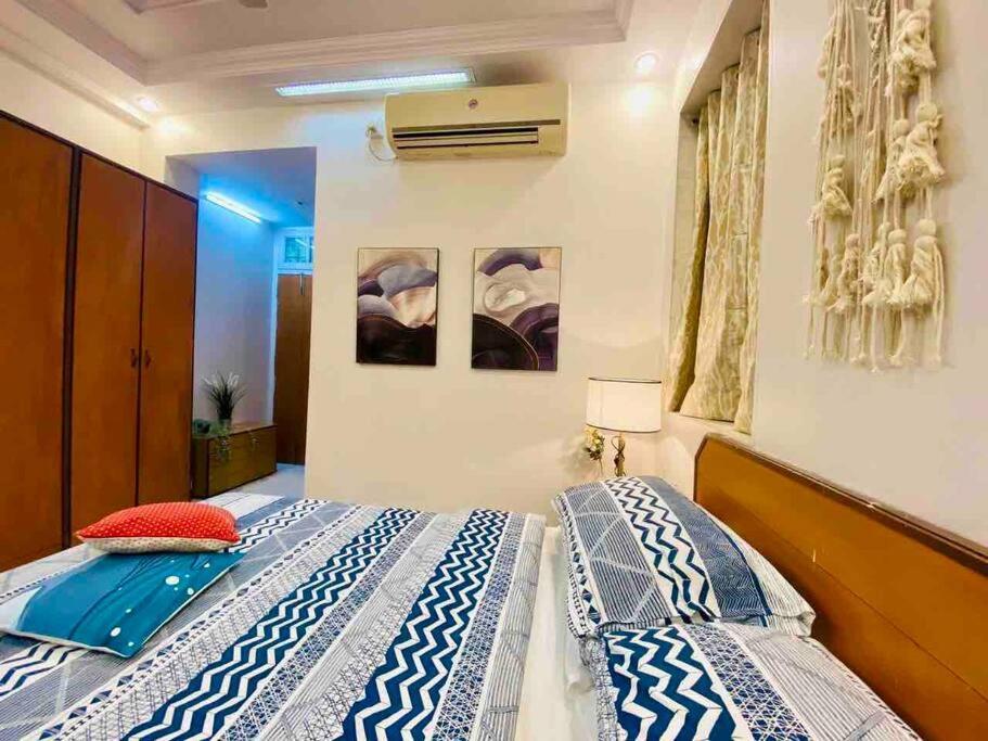 Apartment Arora Bhavan 1bhk-1b, Khar West By Connekt Homes *