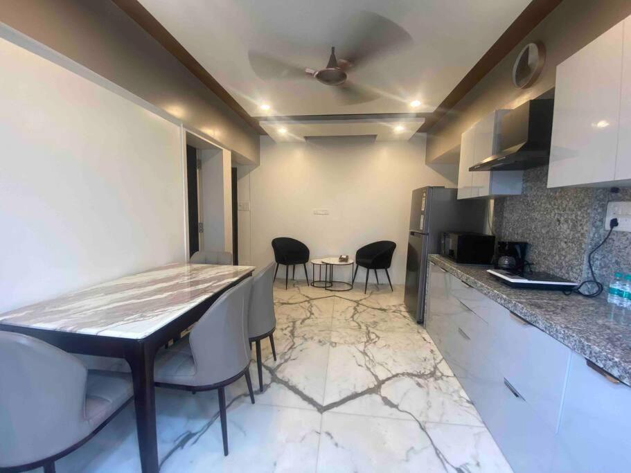 Apartment Bandra's Prime Luxurious 2 Bhk Mumbai