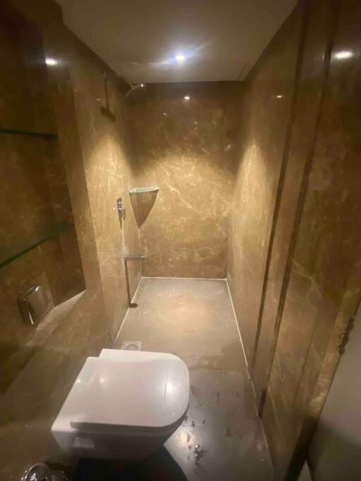 Apartment Bandra's Prime Luxurious 2 Bhk *