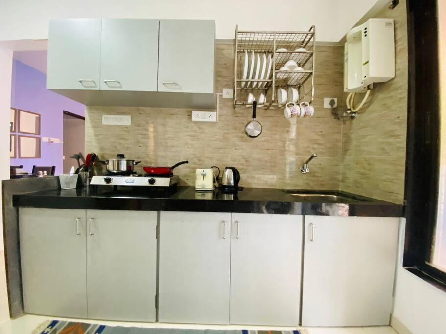 Pali Carters Building 101, 20th Road, Khar West By Connekt Homes *
