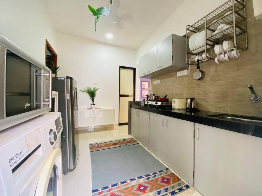 Apartment Pali Carters Building 101, 20th Road, Khar West By Connekt Homes Mumbai