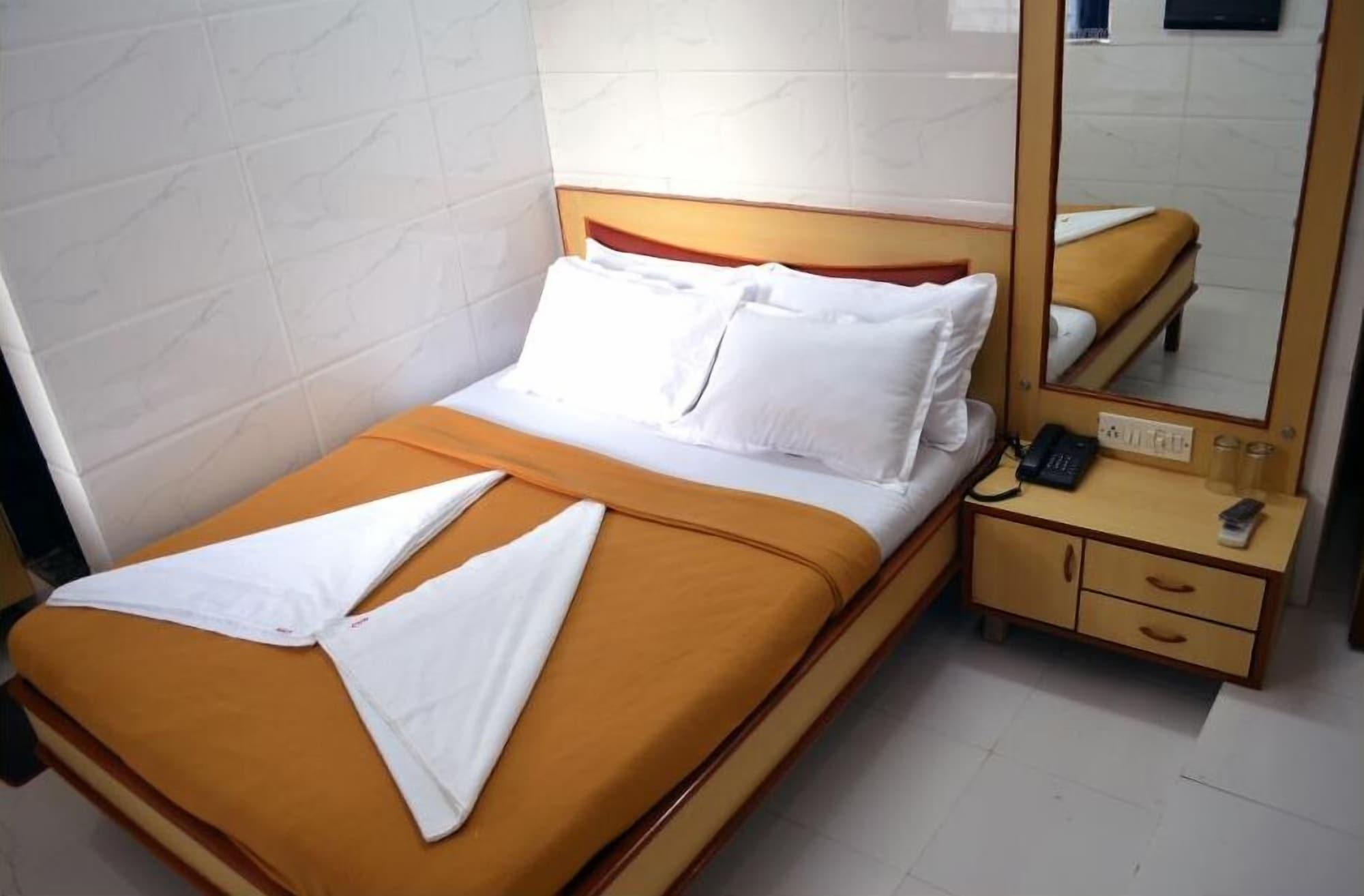 Hotel Fabexpress New Deepak - Nr & Csmt Station Mumbai