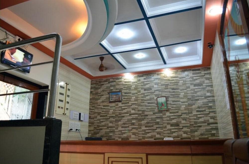 Hotel Fabexpress New Deepak - Nr & Csmt Station Mumbai