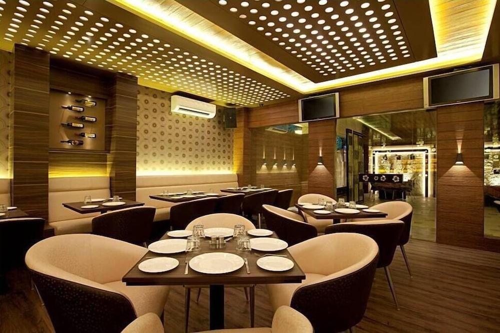 Hotel Plaza Mumbai