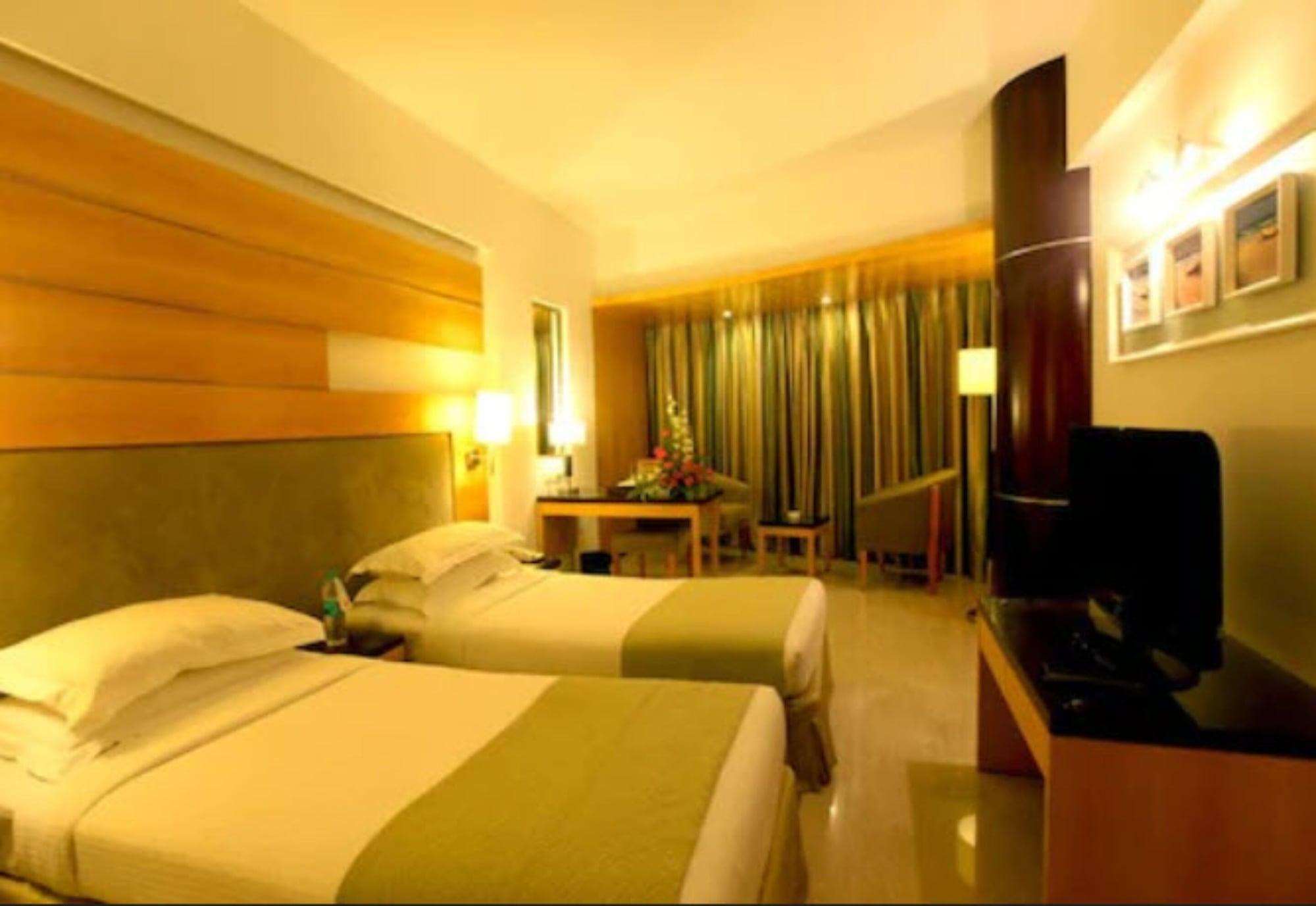 Hotel Peninsula Grand