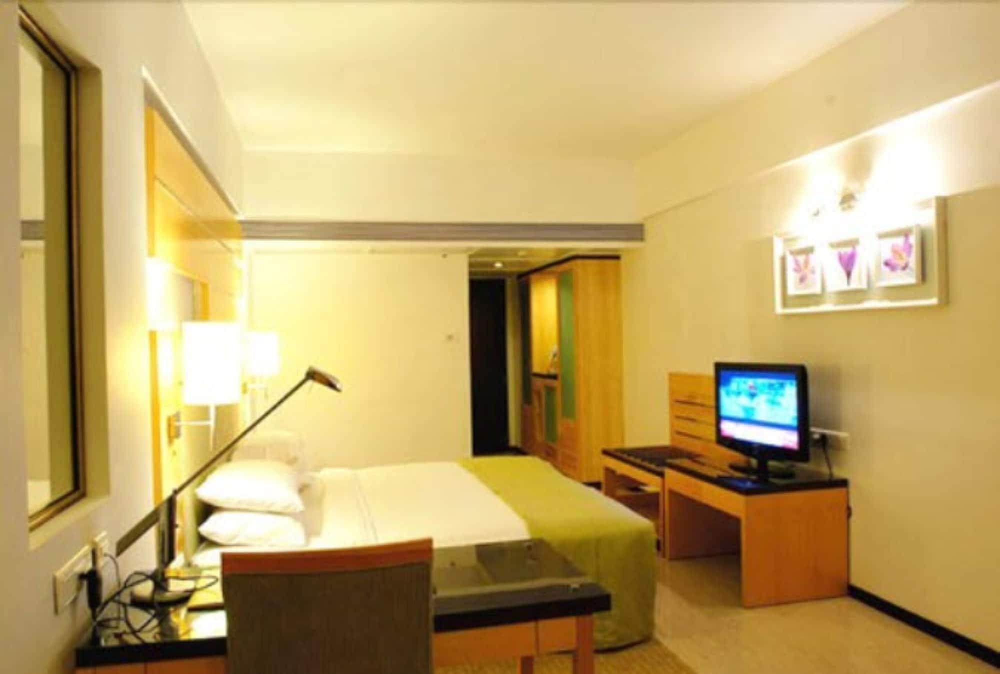 Peninsula Grand